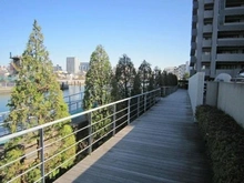 【東京都/江東区塩浜】コスモ木場キャナルブリーズ 潮風の散歩道へのアプローチ