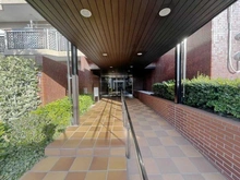 【東京都/板橋区東坂下】洋伸小豆沢公園マンション エントランス