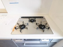 【東京都/板橋区小豆沢】ナイスアーバン志村坂上  キッチン：三口コンロ