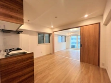 【東京都/豊島区東池袋】池袋パークハイツ ダイニングキッチン：奥：洋室