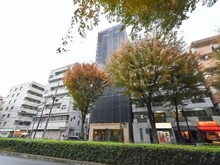 【東京都/豊島区池袋】ダイアパレス池袋 外観：大規模修繕中