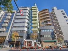 【東京都/豊島区東池袋】アゼリア東池袋 外観：写真中央、右から3棟目の建物