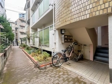 【東京都/豊島区目白】目白ローヤルコーポ アプローチ