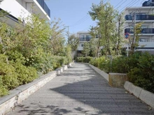 【東京都/世田谷区南烏山】ザ・パークハウス千歳烏山グローリオ　 エアリーコート 敷地内