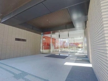 【東京都/世田谷区南烏山】ザ・パークハウス千歳烏山グローリオ　 エアリーコート エントランス