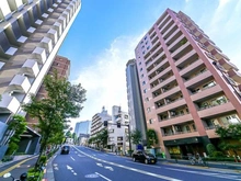 【東京都/文京区本駒込】エクセレント文京動坂 外観：写真右側建物