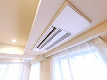 【東京都/中野区中野】ディアクオーレ中野文園 LDK：カセットエアコン