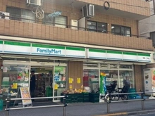 【東京都/板橋区板橋】コアロード板橋 ファミリーマート　板橋1丁目店（現地より約100m）
