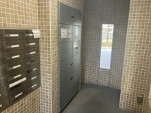 【埼玉県/鶴ヶ島市富士見】コンフォート若葉ポルカ 宅配BOX