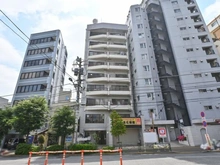 【東京都/豊島区上池袋】ストーク池袋 501 外観：写真中央の建物