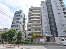 【東京都/豊島区上池袋】ストーク池袋 501 外観：写真中央の建物