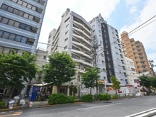【東京都/豊島区上池袋】ストーク池袋 501 外観：写真中央の建物