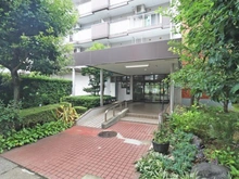 【東京都/練馬区光が丘】光が丘パークタウン公園南団地 3号棟 アプローチ
