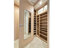 【東京都/港区六本木】ザ・レジデンス六本木 収納：シューズインクローゼット