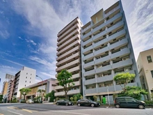 【東京都/渋谷区神泉町】クレッセント渋谷神泉 外観：左側の建物