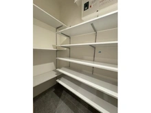 【東京都/渋谷区宇田川町】アトラス渋谷公園通り 収納：シューズインクローゼット