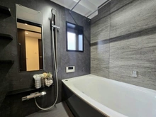 【東京都/渋谷区桜丘町】ビューネ渋谷桜丘 浴室：窓付き