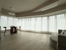 【東京都/渋谷区渋谷】プラウドタワー渋谷 リビング・ダイニング：家具調度品は価格に含まれません