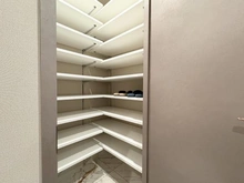 【東京都/渋谷区渋谷】プラウドタワー渋谷 玄関：収納