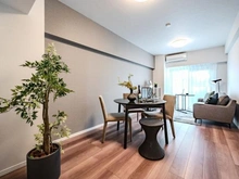 【東京都/渋谷区松濤】松涛パークハウス リビング・ダイニング：家具・調度品等は販売価格に含まれておりません。