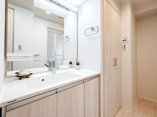 【東京都/渋谷区松濤】松涛パークハウス 洗面所：家具・調度品等は販売価格に含まれておりません。