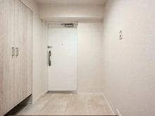 【東京都/渋谷区松濤】松涛パークハウス 玄関：収納有