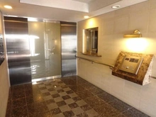 【東京都/渋谷区神宮前】D’クラディア青山ラグゼス エントランス