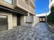 【東京都/渋谷区神宮前】THE SANMAISON表参道 サブエントランス