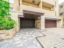 【東京都/渋谷区神宮前】THE SANMAISON表参道 アプローチ