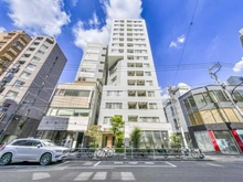 【東京都/港区南青山】オープンレジデンシア南青山骨董通り 外観：写真中央