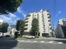 【東京都/渋谷区神宮前】クラウン青山 外観