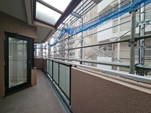 【神奈川県/相模原市南区相南】ナイスアーバン小田急相模原II バルコニー：大規模修繕工事中