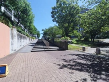 【神奈川県/海老名市国分南】ルネ・エアズヒル II番館 アプローチ