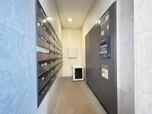 【神奈川県/大和市下鶴間】モアグランデ南林間 メールBOX：右側：宅配BOX