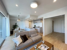 【神奈川県/相模原市南区相模大野】パークスクエア相模大野タワーアンドレジデンス タワー棟 LDK：（右）洋室