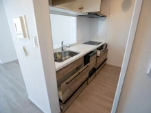 【神奈川県/海老名市河原口】ベルドゥムール海老名弐番館 キッチン：収納