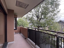 【東京都/町田市玉川学園】コスモ玉川学園前 バルコニー