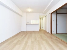 【神奈川県/相模原市南区古淵】ナイスアーバン古淵 リビング・ダイニング：（右）和室