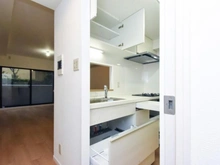 【神奈川県/相模原市南区古淵】ナイスアーバン古淵 キッチン：収納