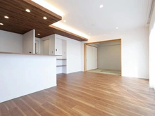 【東京都/町田市小山ヶ丘】グランレガーロ リビング・ダイニング：（奥）和室