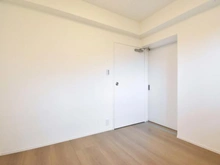 【神奈川県/横浜市旭区若葉台】若葉台団地 4-14号棟 サービスルーム（納戸）