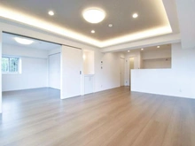 【神奈川県/横浜市旭区若葉台】若葉台団地 4-14号棟 リビング・ダイニング：（左）洋室