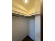 【神奈川県/横浜市青葉区奈良町】ランドシティ玉川学園ロイヤルテラス ウォークインクローゼット