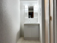 【神奈川県/座間市相模が丘】エステ・スクエア小田急相模原ステージIV 洗面室