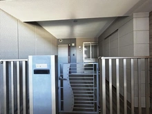 【神奈川県/相模原市緑区西橋本】オラリオンサイト三番館 ポーチ