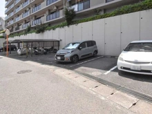 【神奈川県/相模原市南区上鶴間本町】プラタスガーデンつきみ野 駐車場