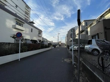 【神奈川県/相模原市中央区鹿沼台】鹿沼公園ハイリビング 前面道路