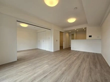 【神奈川県/座間市栗原】 セントレー相武台 LDK：奥：洋室