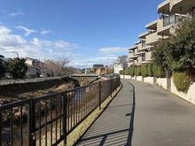 【東京都/町田市小山町】ザ・ヴィスタ町田の杜 前面道路：専用庭側前面道路