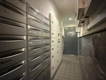 【神奈川県/相模原市南区双葉】コスモ相模大野パークステージ メールBOX：奥：宅配BOX